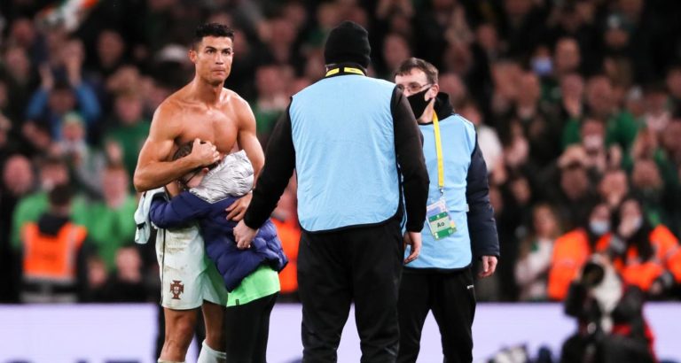 1200-L-irlande-portugal-pas-d-amende-pour-la-petite-fille-qui-est-alle-voir-cristiano-ronaldo-sur-le-terrain