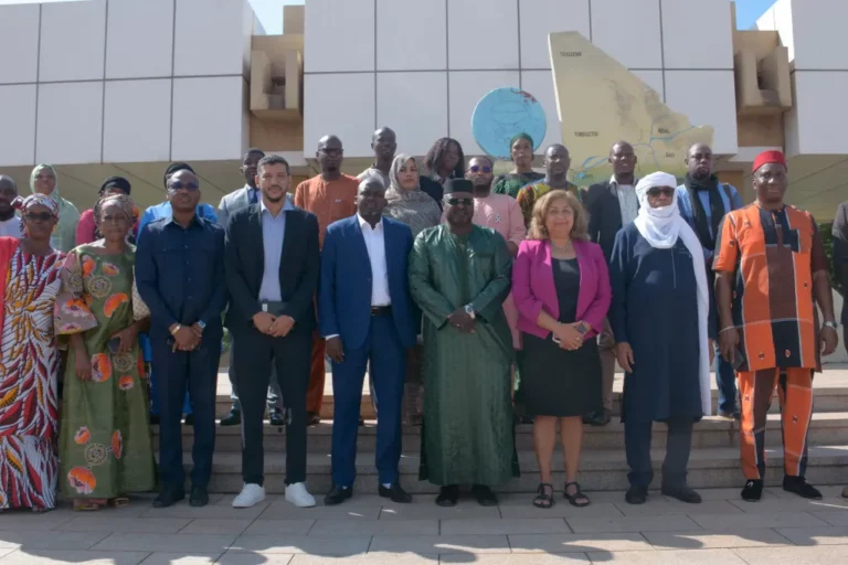 ceremonie-de-lancement-de-la-formation-de-100-journalistes-blogueurs-et-activistes-sur-la-communication-dans-le-cadre-de-la-prevention-et-de-la-gestion-des-conflit